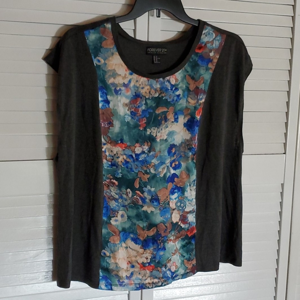 Sleeveless Top by Forever 21        (item#098)